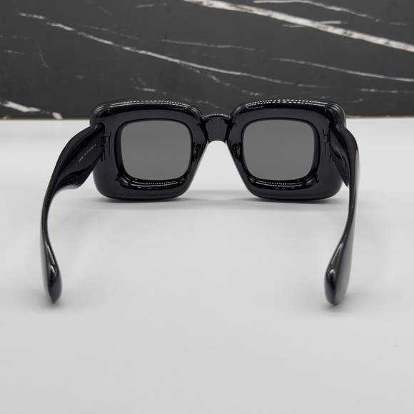 NEW LOEWE SQUARE SUNGLASSES LW40098I 01A BLACK GREY LOEWE WOMEN EYEWEAR - Picture 6 of 10